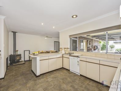 14 Rusham Place, Morley WA 6062