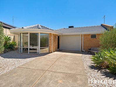 2B Grange Court, Halls Head WA 6210