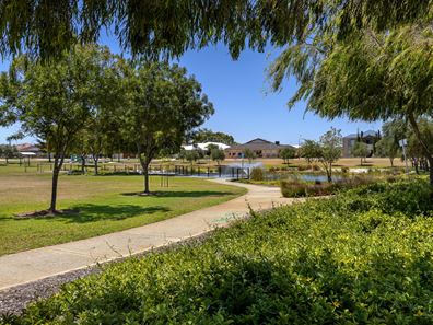 11 Amadeus Crescent, Port Kennedy WA 6172