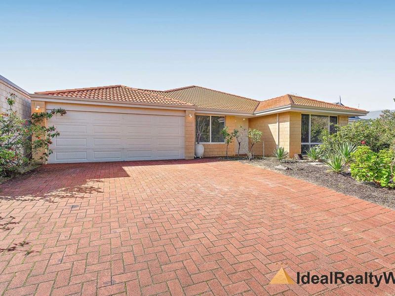 68 Buttercup Parkway, Halls Head WA 6210