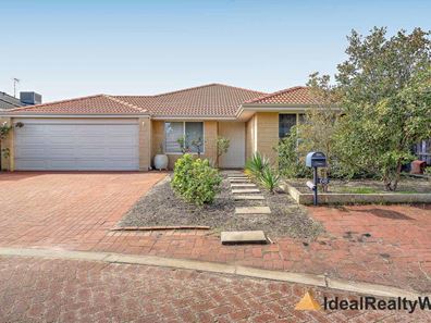 68 Buttercup Parkway, Halls Head WA 6210