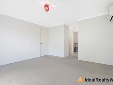 68 Buttercup Parkway, Halls Head WA 6210