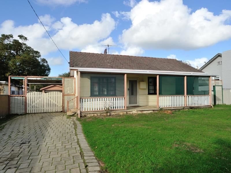 15 Westcott Road, Medina