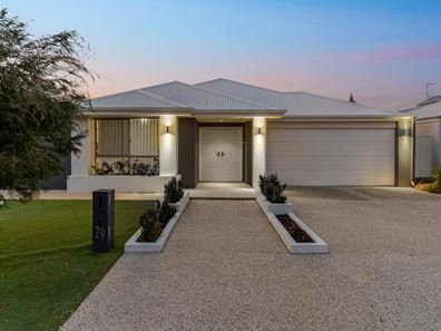 29 Calooli Grove, Golden Bay WA 6174