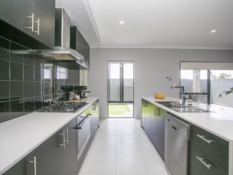13 Everingham Street, Clarkson