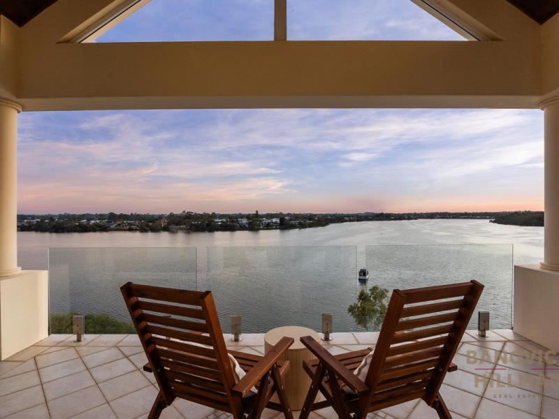 12 River Way, Salter Point