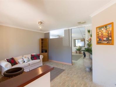 17 Gentle Circle, South Guildford WA 6055