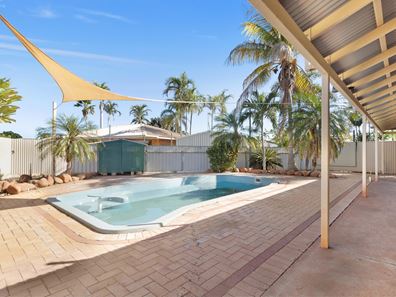 11 Comrie Court, Baynton WA 6714