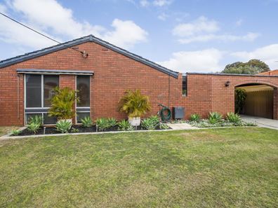 4 Glenside Crescent, Craigie WA 6025