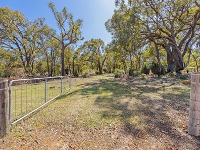 33 Charbray Road, Lower Chittering WA 6084