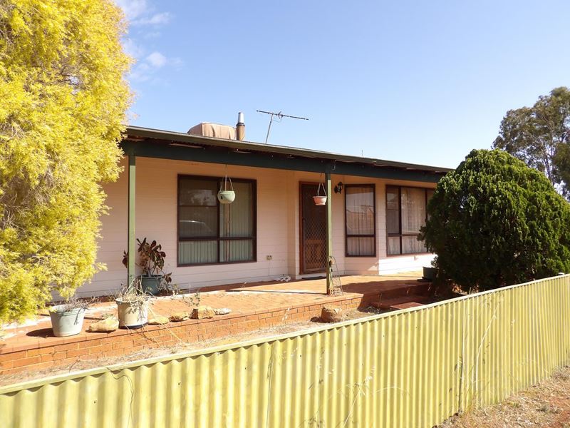 96 Shaw Street, Coolgardie WA 6429