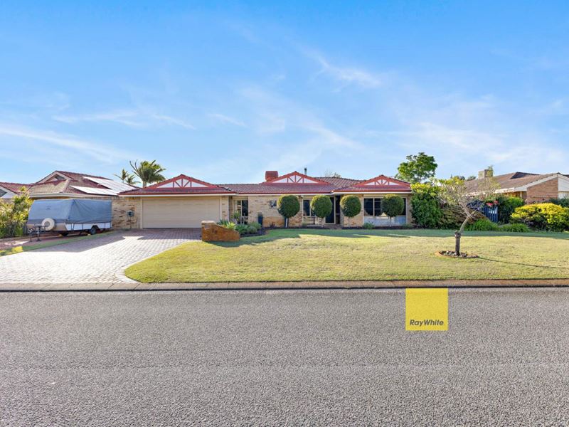 19 Lakeside Drive, Thornlie