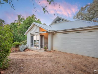 9 Holden Road, Roleystone WA 6111