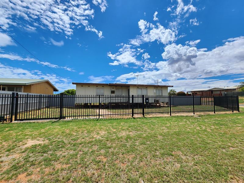 65 Carey Street, Carnarvon