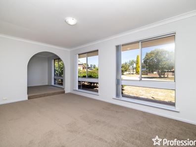 105 Dale Road, Armadale WA 6112