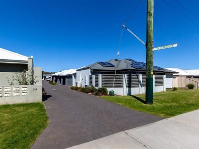 11/24 GLADSTONE ROAD, Armadale WA 6112