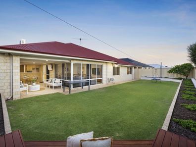 9 Benjamin Crescent, Tapping WA 6065