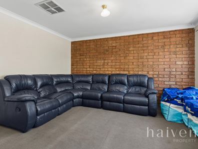 16 Isdell Place, Gosnells WA 6110