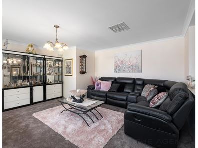 11 Vere Parkway, Canning Vale WA 6155