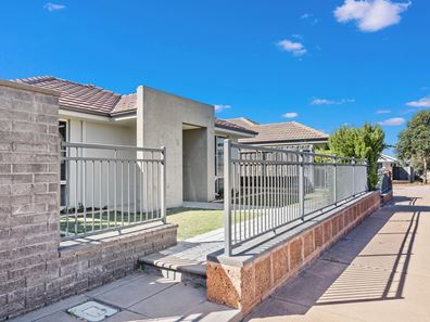 7 Greenbank Street, Ellenbrook WA 6069