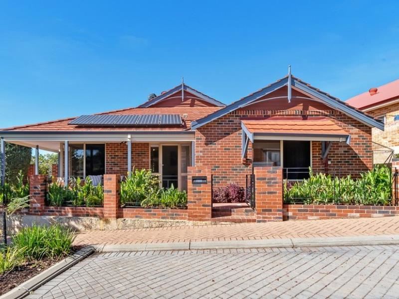 18 Shoveler Terrace, Joondalup