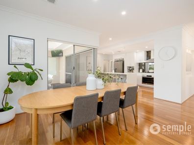 7 Albion Avenue, Lake Coogee WA 6166