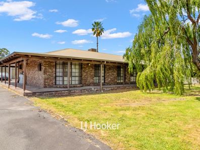 6 York Road, Collie WA 6225