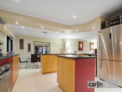 5 Minerva Loop, Success WA 6164