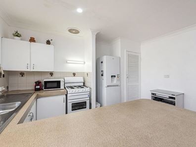 2/63 Coolibah Avenue, Dudley Park WA 6210