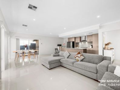 118C Thomas Street, Queens Park WA 6107
