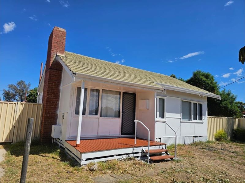 4 Lantana Street, Rangeway WA 6530