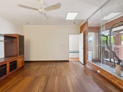 24 McLeod Street, Lockridge WA 6054