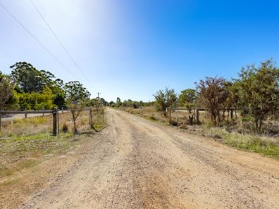619 Orton Road, Oakford WA 6121