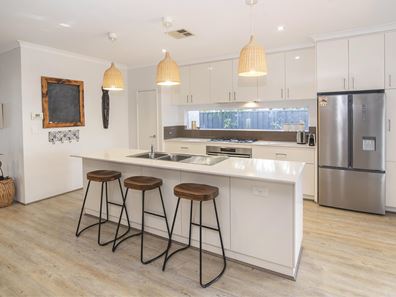 27 Cherry Hills Circle, Dunsborough WA 6281