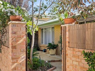 2/146 Robert Street, Como WA 6152