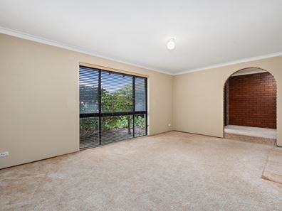 6 Kebroyd Way, Kallaroo WA 6025