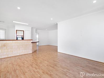 16 Leatherwood Way, Huntingdale WA 6110