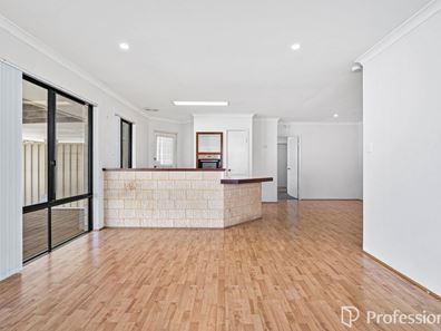 16 Leatherwood Way, Huntingdale WA 6110