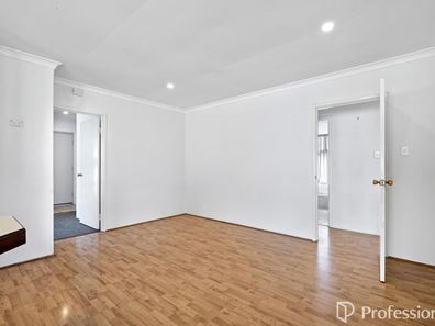 16 Leatherwood Way, Huntingdale WA 6110