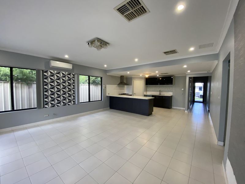 24 Kooya Way, Wattle Grove WA 6107