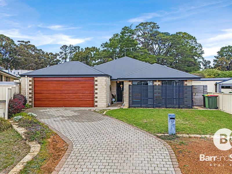 7 Ash Mews, Collie