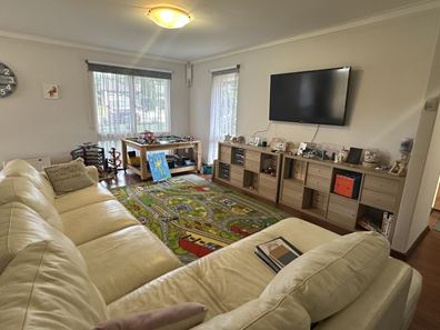 21 Cyril Road, High Wycombe WA 6057