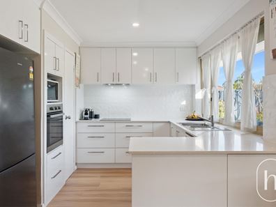 37 SANDALFORD DRIVE, Beldon WA 6027