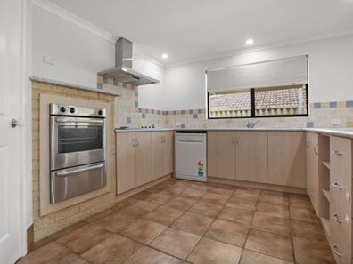 12 Poole Road, Dalyellup WA 6230