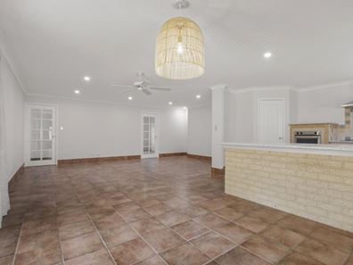 12 Poole Road, Dalyellup WA 6230