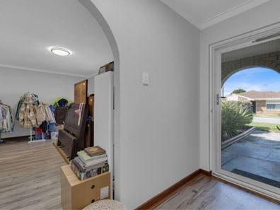 1 Nardie Place, Hillman WA 6168