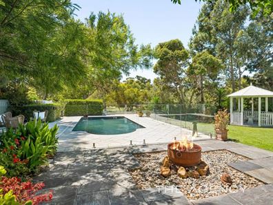 31A Carob Tree Place, Lesmurdie WA 6076