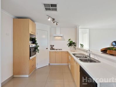 16 Beefwood Street, Banksia Grove WA 6031
