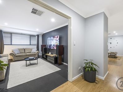 21 Woorabinda Rise, Lakelands WA 6180