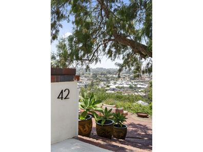 42 Southbourne Street, Scarborough WA 6019